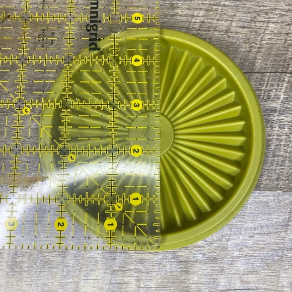 Vintage Tupperware Servalier Push Lid #812 Red LID ONLY (1) - Picture 6 of 6